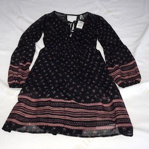 Mudd Peasant blouse dress with flowers